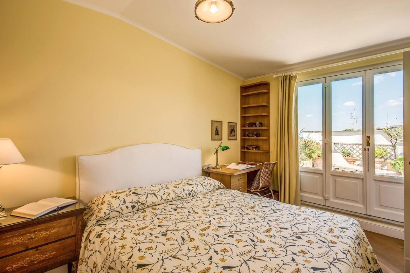 Attic With Terrace Overlooking St Peters Basilica Roma Exterior foto