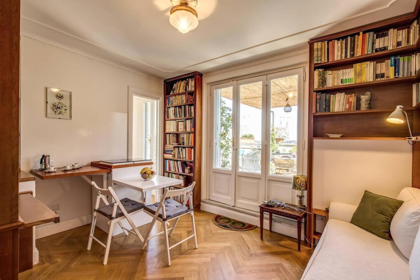 Attic With Terrace Overlooking St Peters Basilica Roma Exterior foto