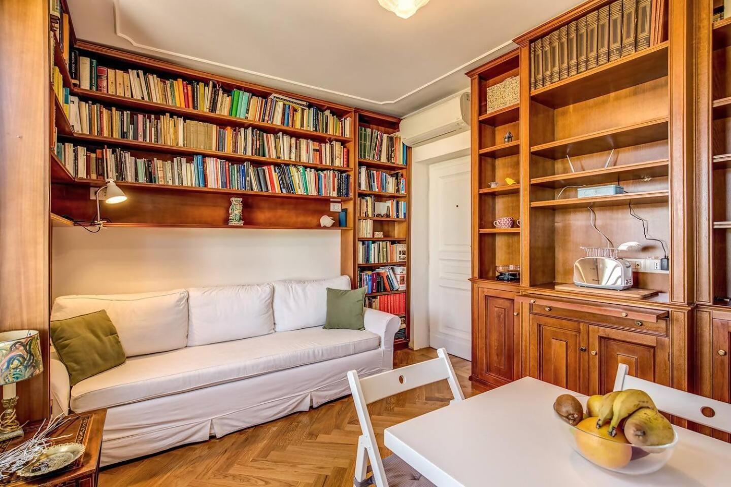 Attic With Terrace Overlooking St Peters Basilica Roma Exterior foto